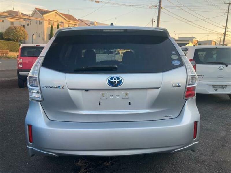 PRIUS ALPHA