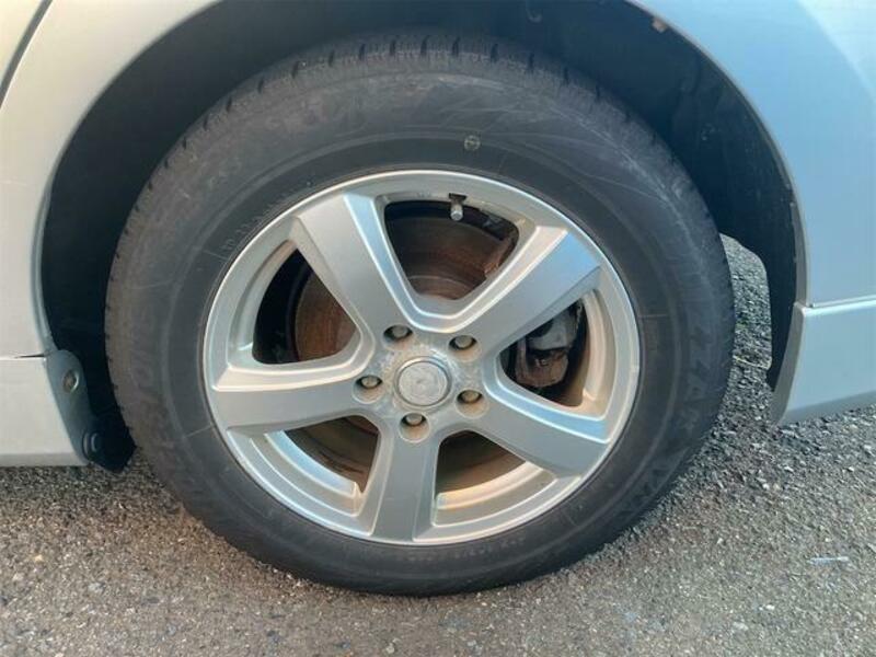 PRIUS ALPHA