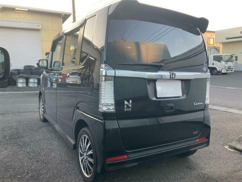 N BOX CUSTOM