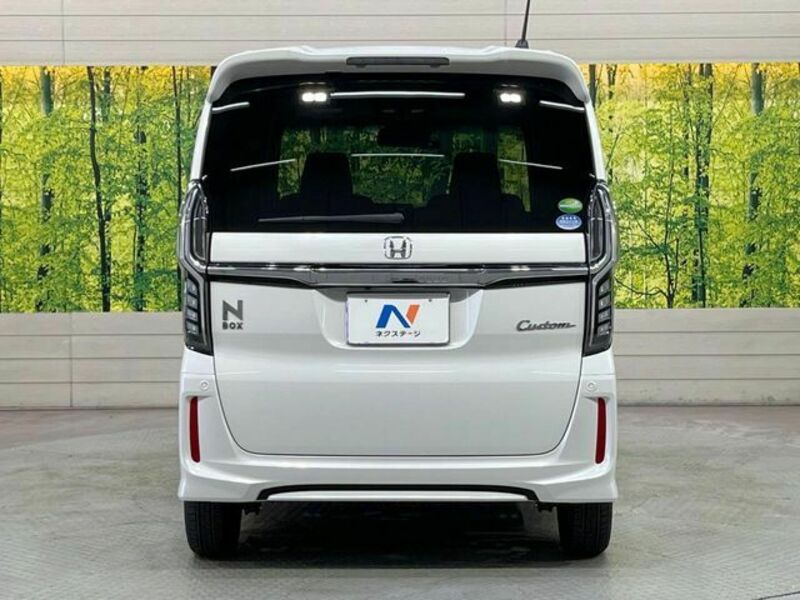 N BOX CUSTOM
