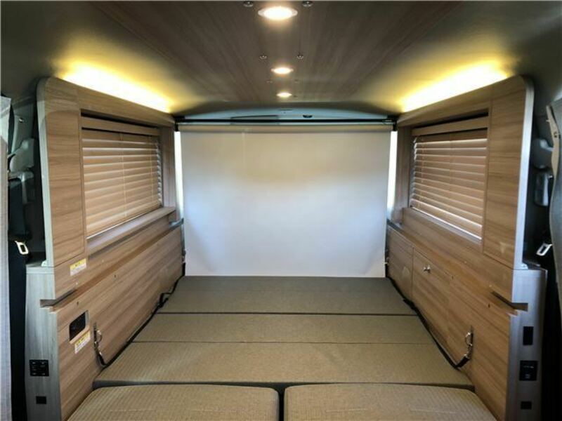 CARAVAN VAN