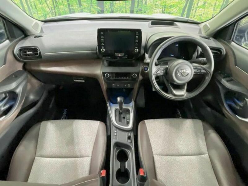 YARIS CROSS