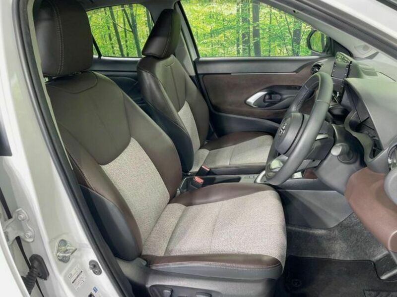 YARIS CROSS