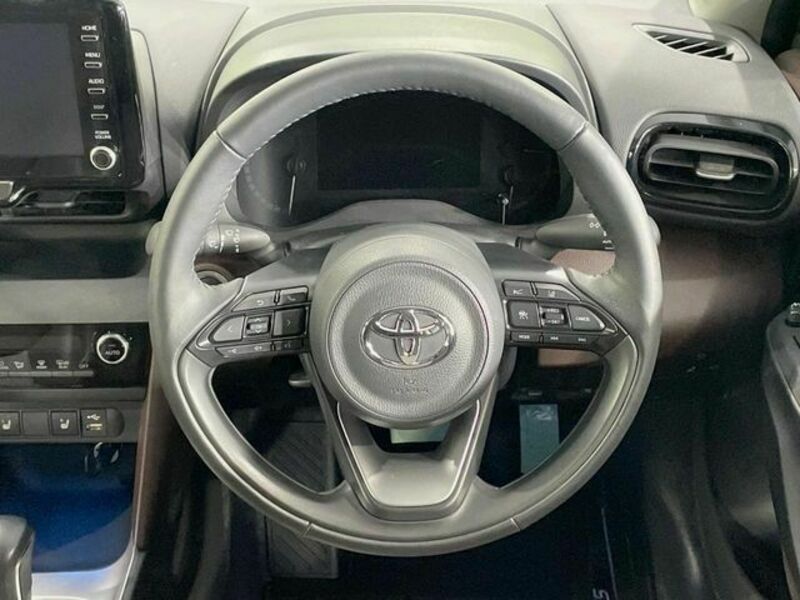 YARIS CROSS