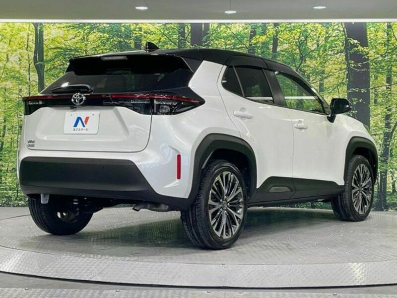 YARIS CROSS