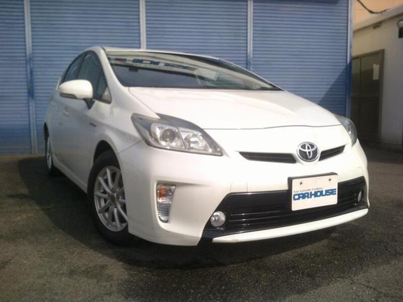 TOYOTA PRIUS