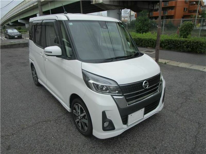 NISSAN DAYZ ROOX