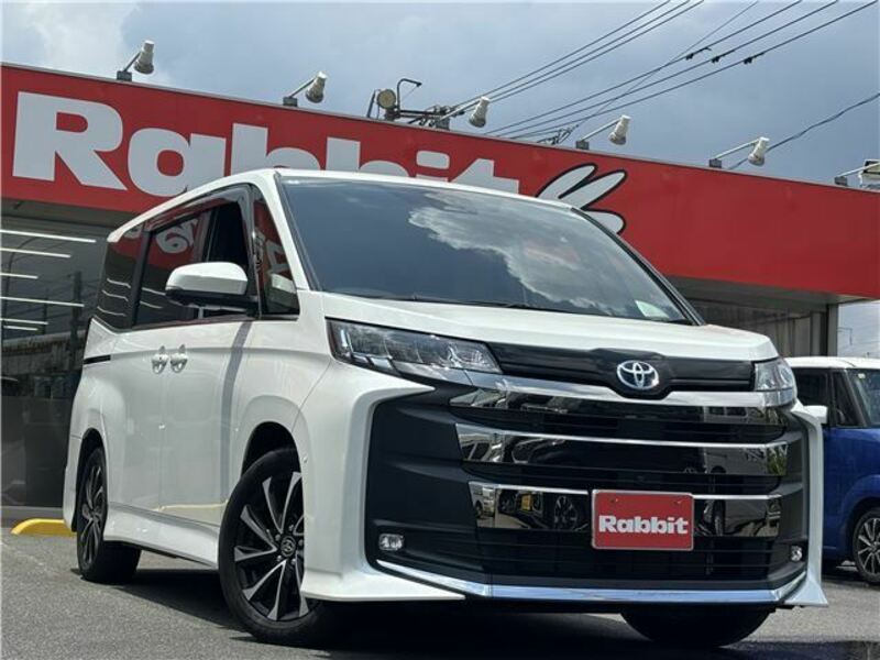 TOYOTA NOAH