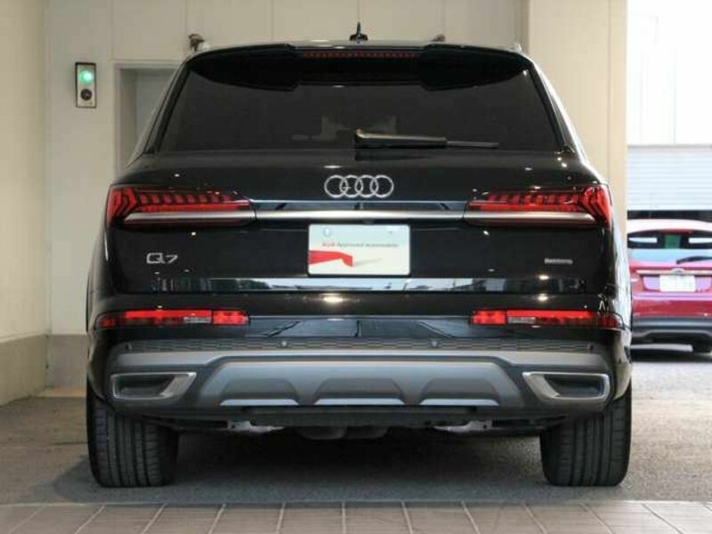 Q7