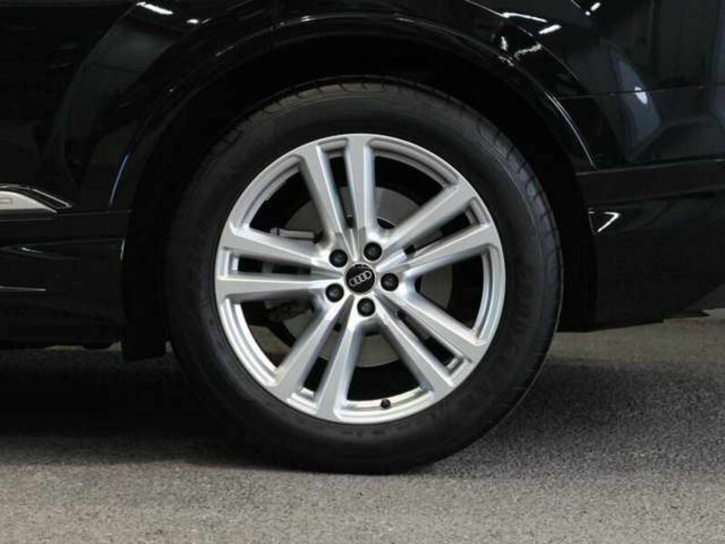 Q7