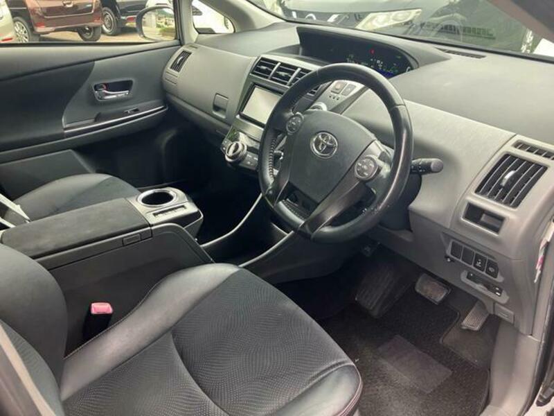 PRIUS ALPHA