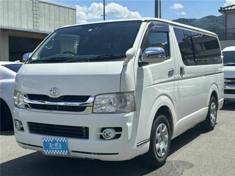 TOYOTA HIACE VAN