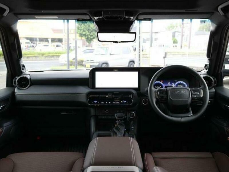LAND CRUISER 250