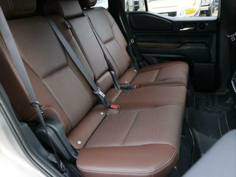 LAND CRUISER 250