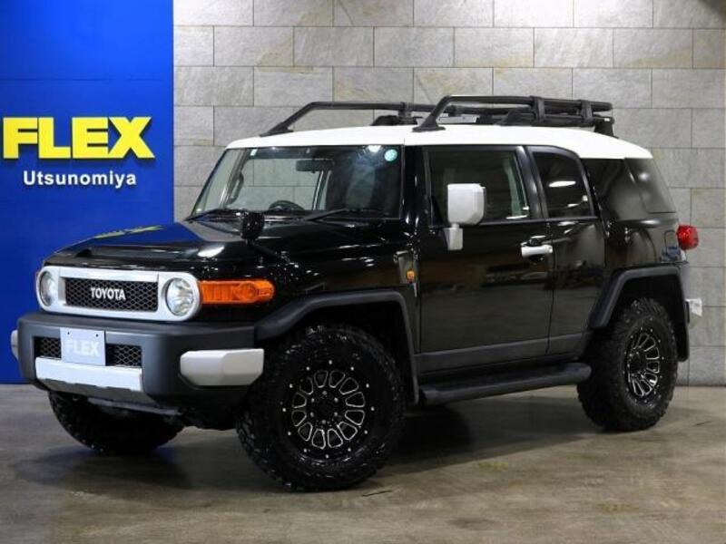 TOYOTA FJ CRUISER
