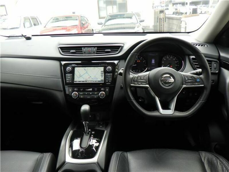 X-TRAIL