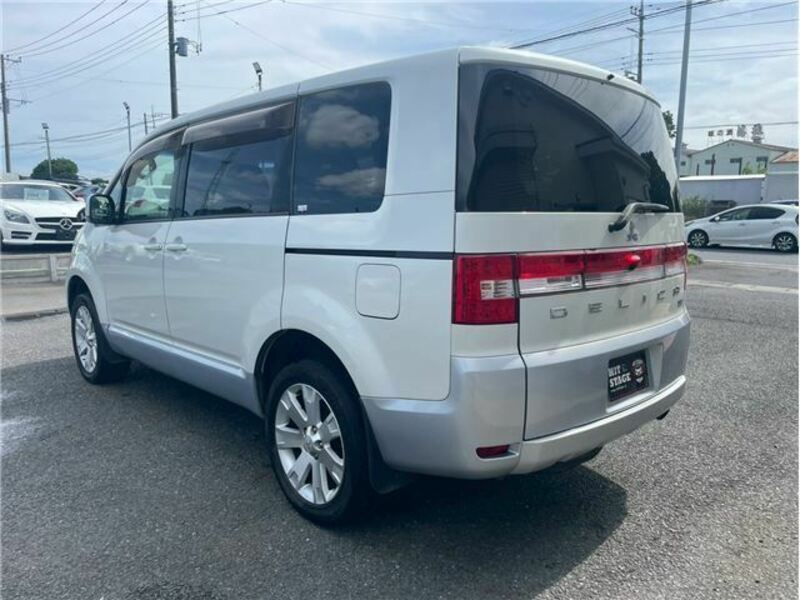 DELICA D5