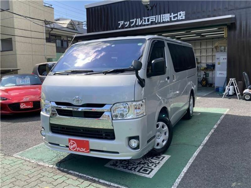 TOYOTA HIACE