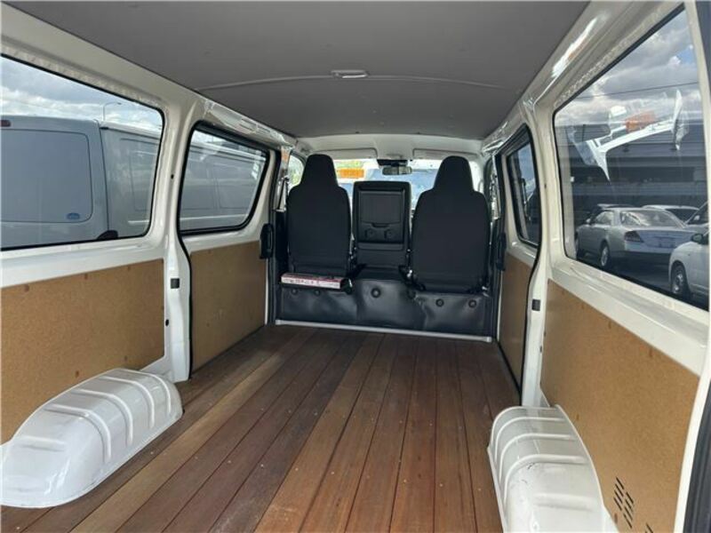 HIACE VAN