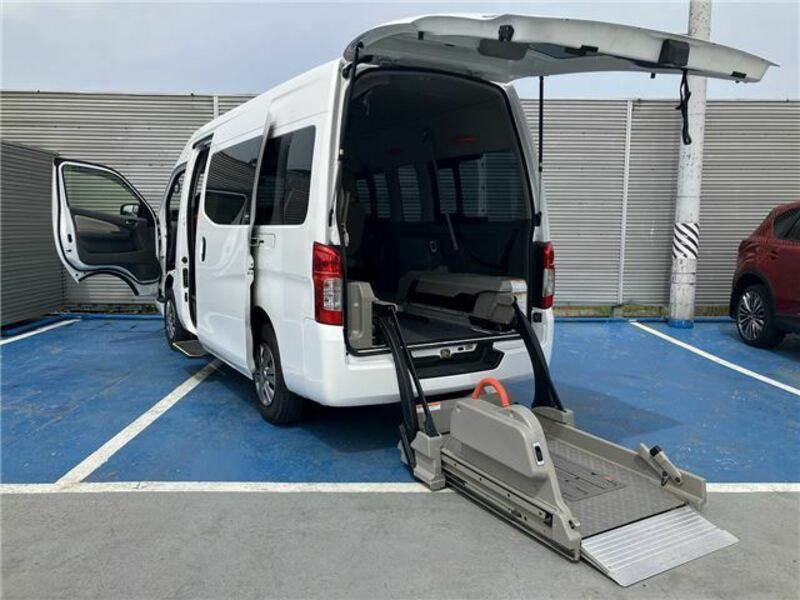 NV350 CARAVAN-0