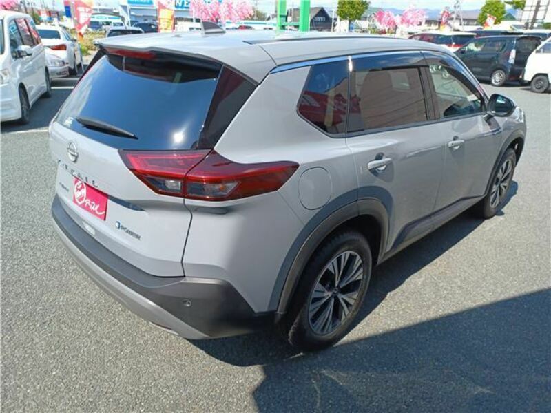 X-TRAIL