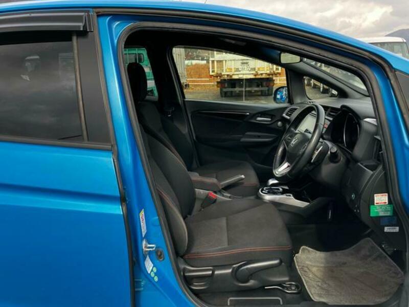 FIT HYBRID