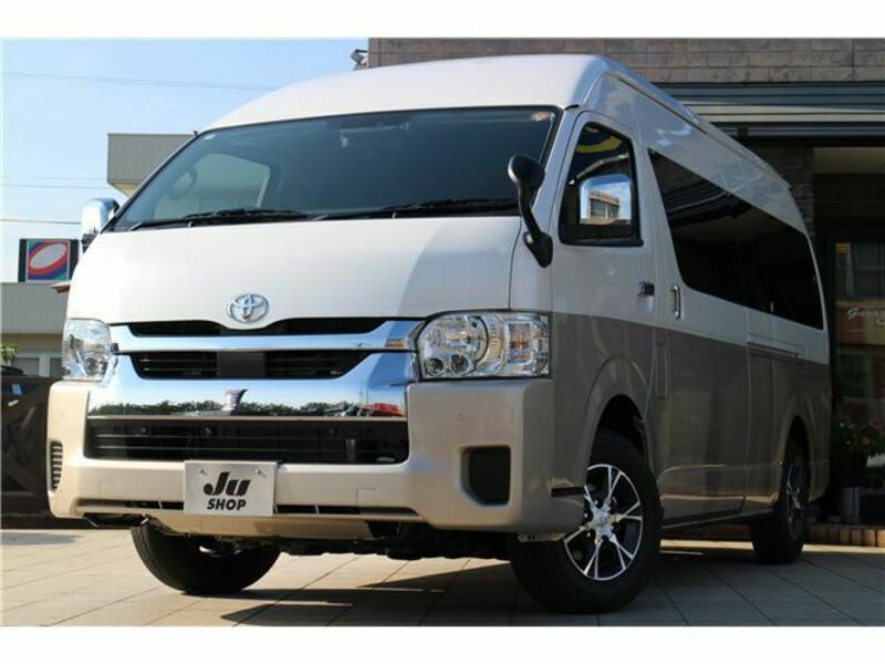 TOYOTA HIACE
