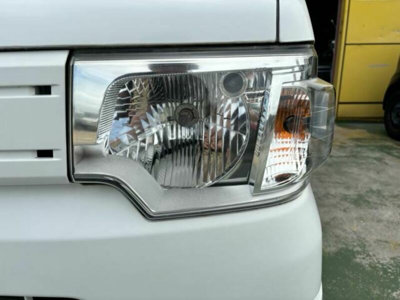 MINICAB TRUCK
