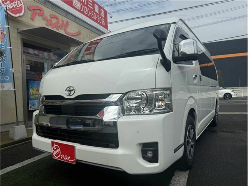 TOYOTA HIACE