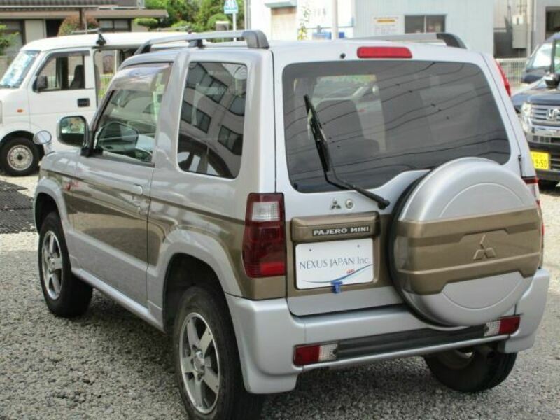 PAJERO MINI