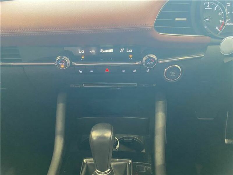 MAZDA3