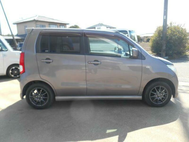 WAGON R