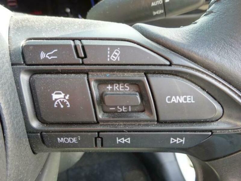 YARIS CROSS