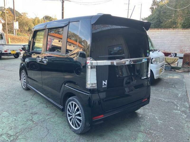 N BOX CUSTOM