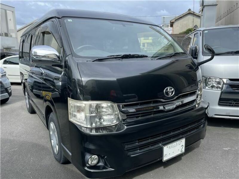 TOYOTA HIACE