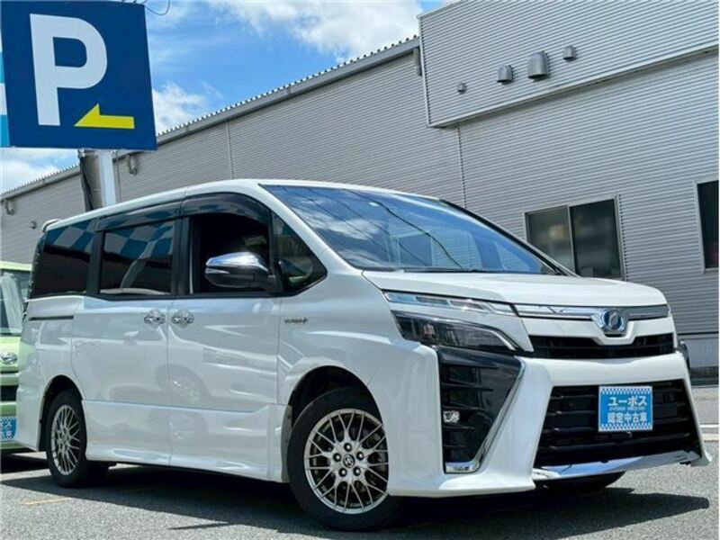 TOYOTA VOXY