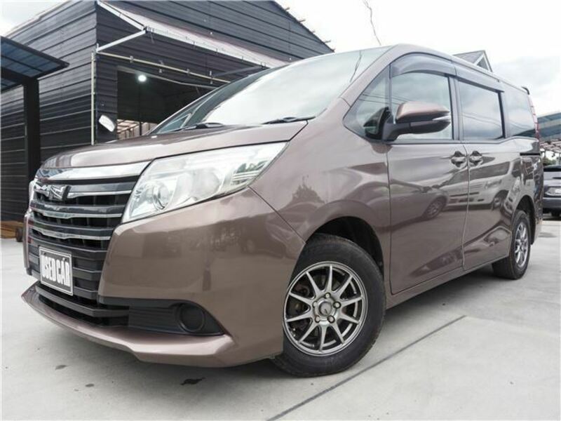 TOYOTA NOAH