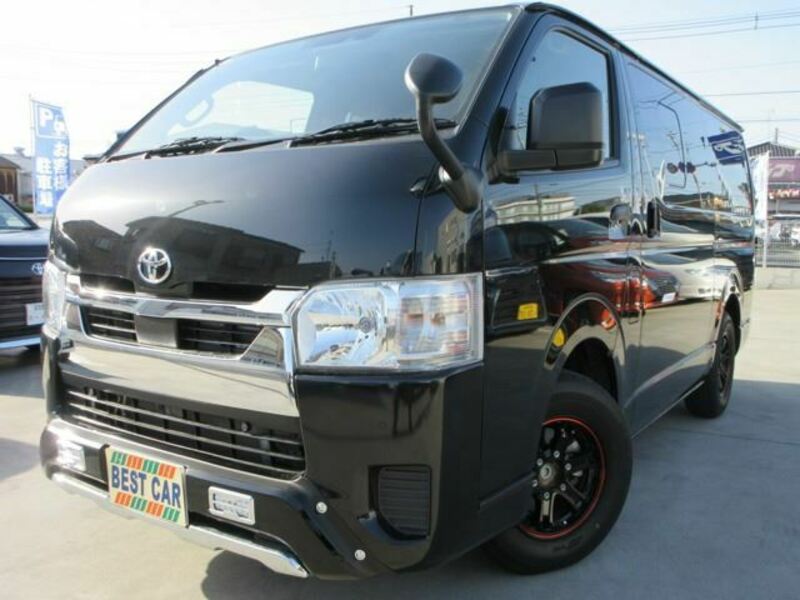TOYOTA HIACE VAN