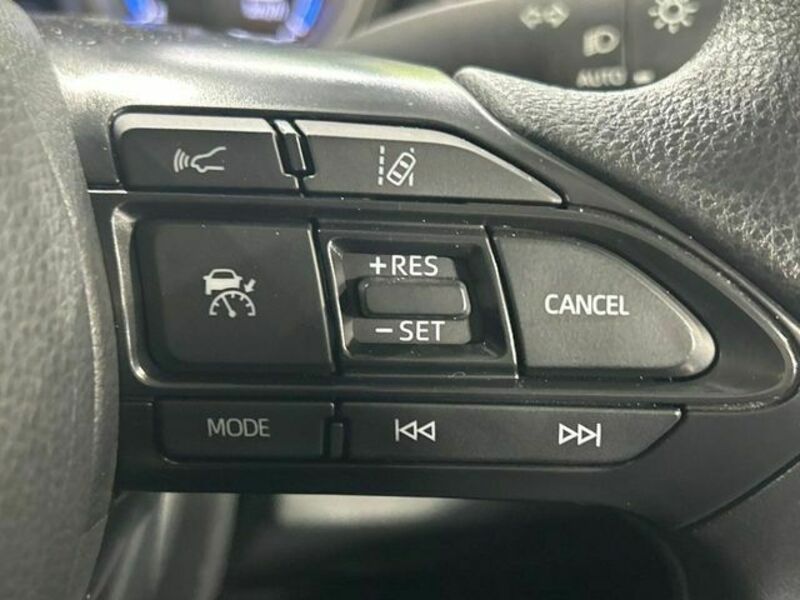 YARIS CROSS