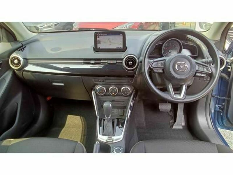 MAZDA2