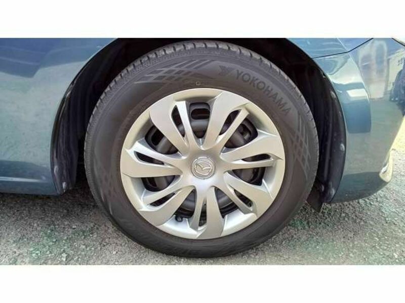 MAZDA2