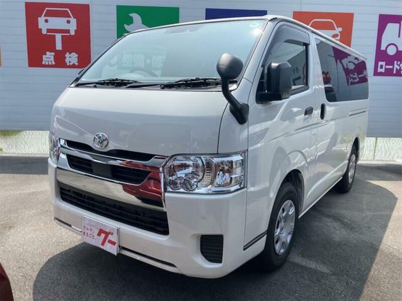 TOYOTA HIACE VAN