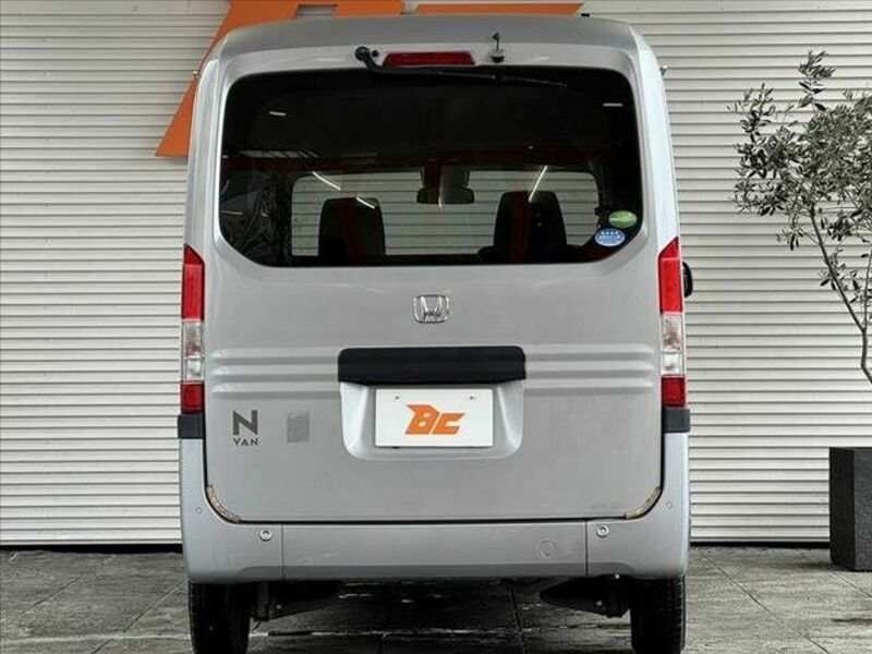 N-VAN