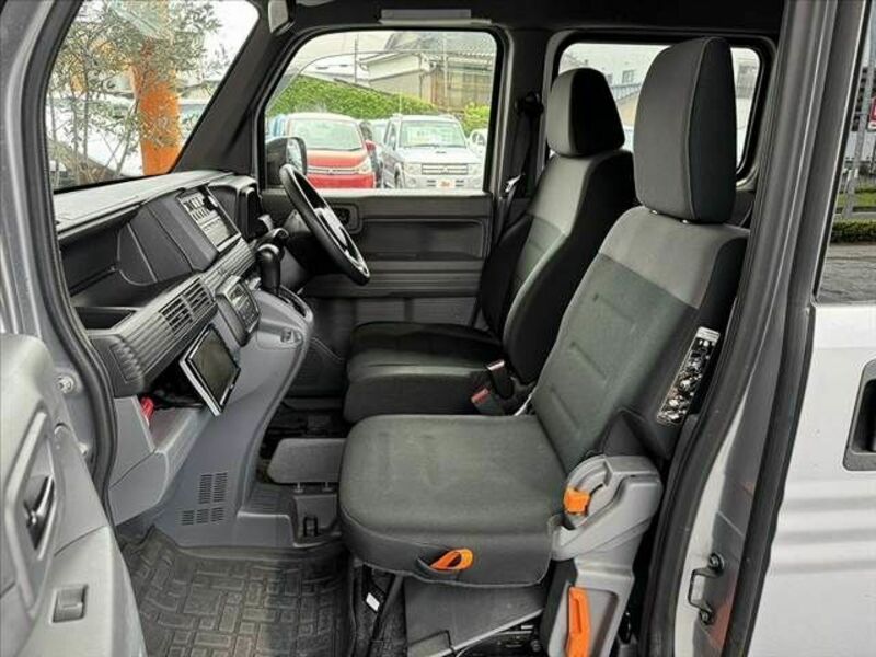 N-VAN