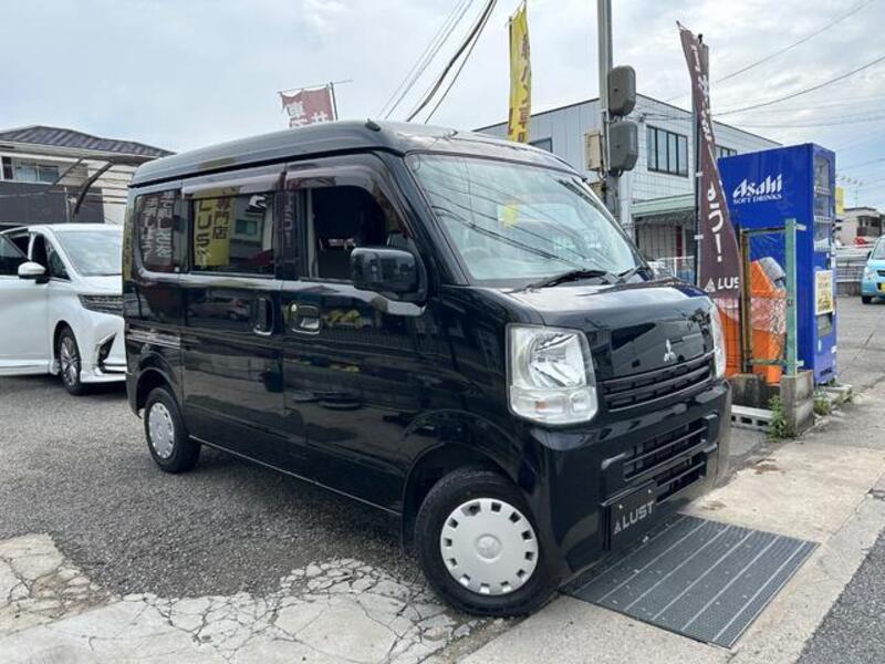 MINICAB VAN