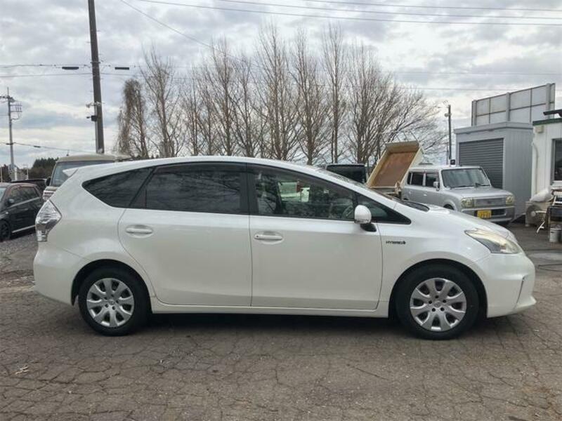 PRIUS ALPHA