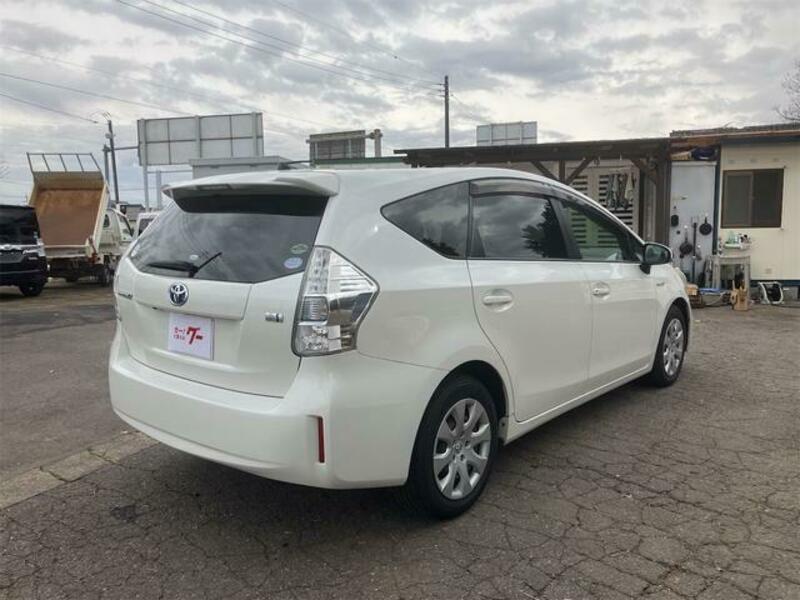 PRIUS ALPHA