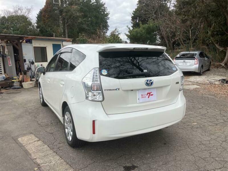 PRIUS ALPHA