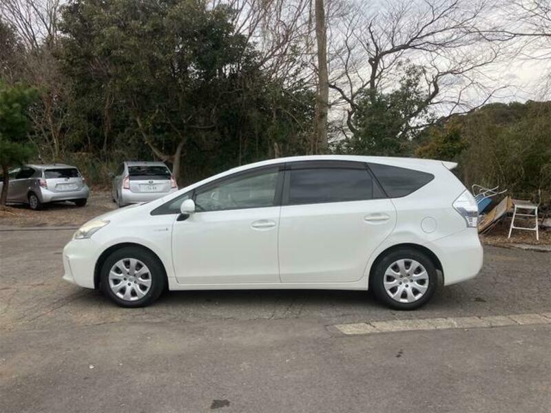 PRIUS ALPHA