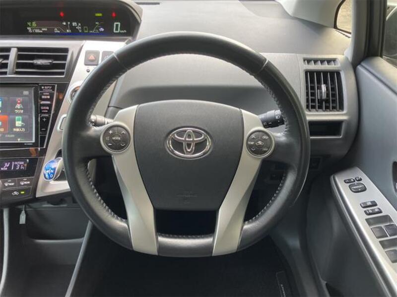 PRIUS ALPHA